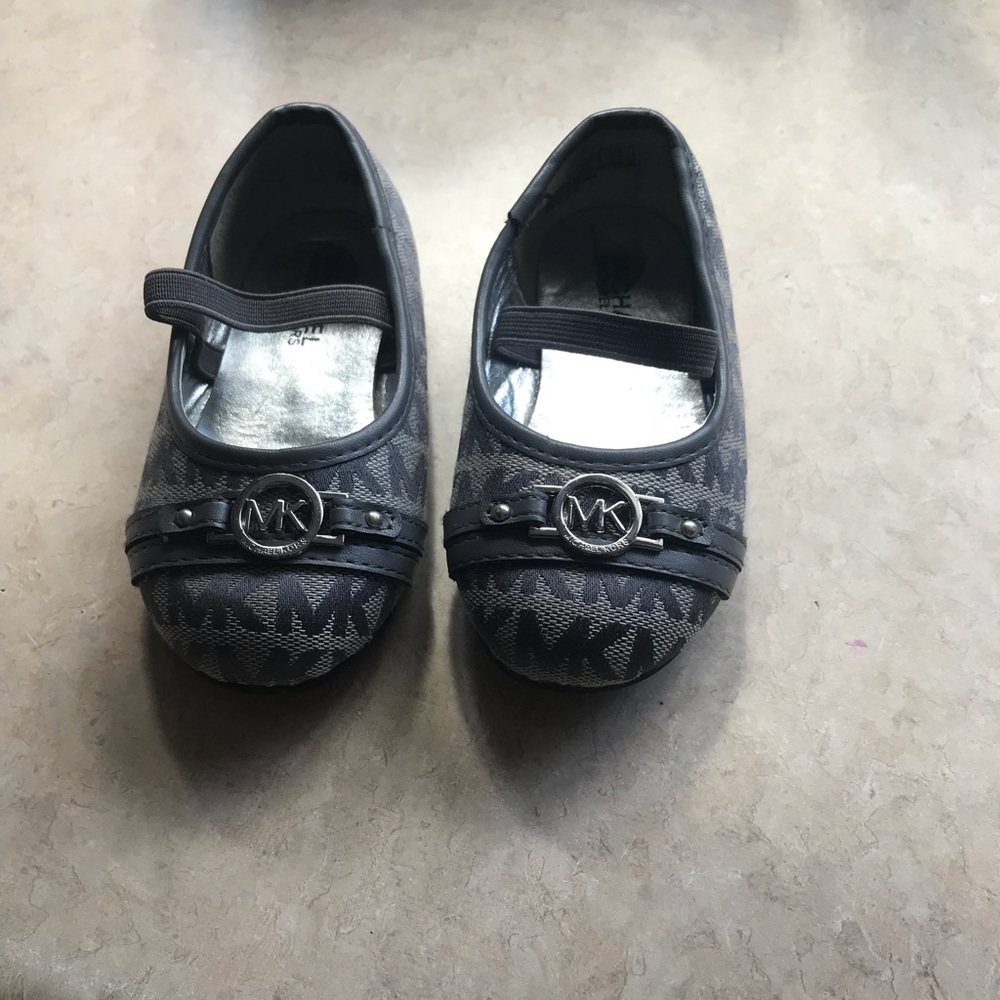 Toddler Girl Michael Kor size 7 Flats